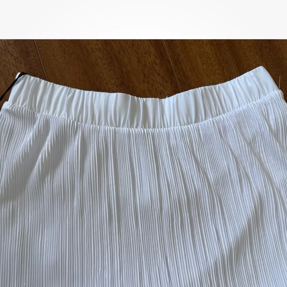 Alo Yoga Micro Plisse Tennis Skirt Built In Shorts White Size XS New Logo NWT
